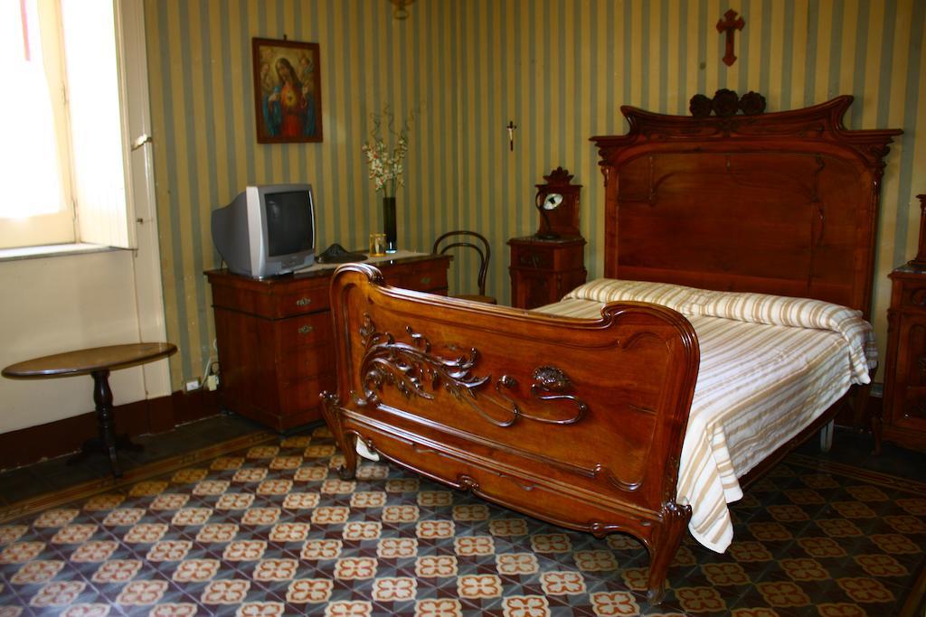 B&B Sotto i Pini Zafferana Etnea Camera foto